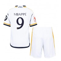Camiseta Real Madrid Kylian Mbappe #9 Primera Equipación Replica 2023-24 para niños mangas cortas (+ Pantalones cortos)